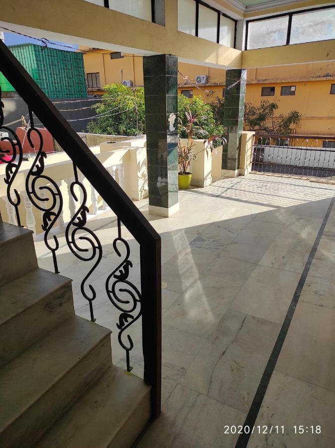 Yogi Home Stay Risikés Kültér fotó